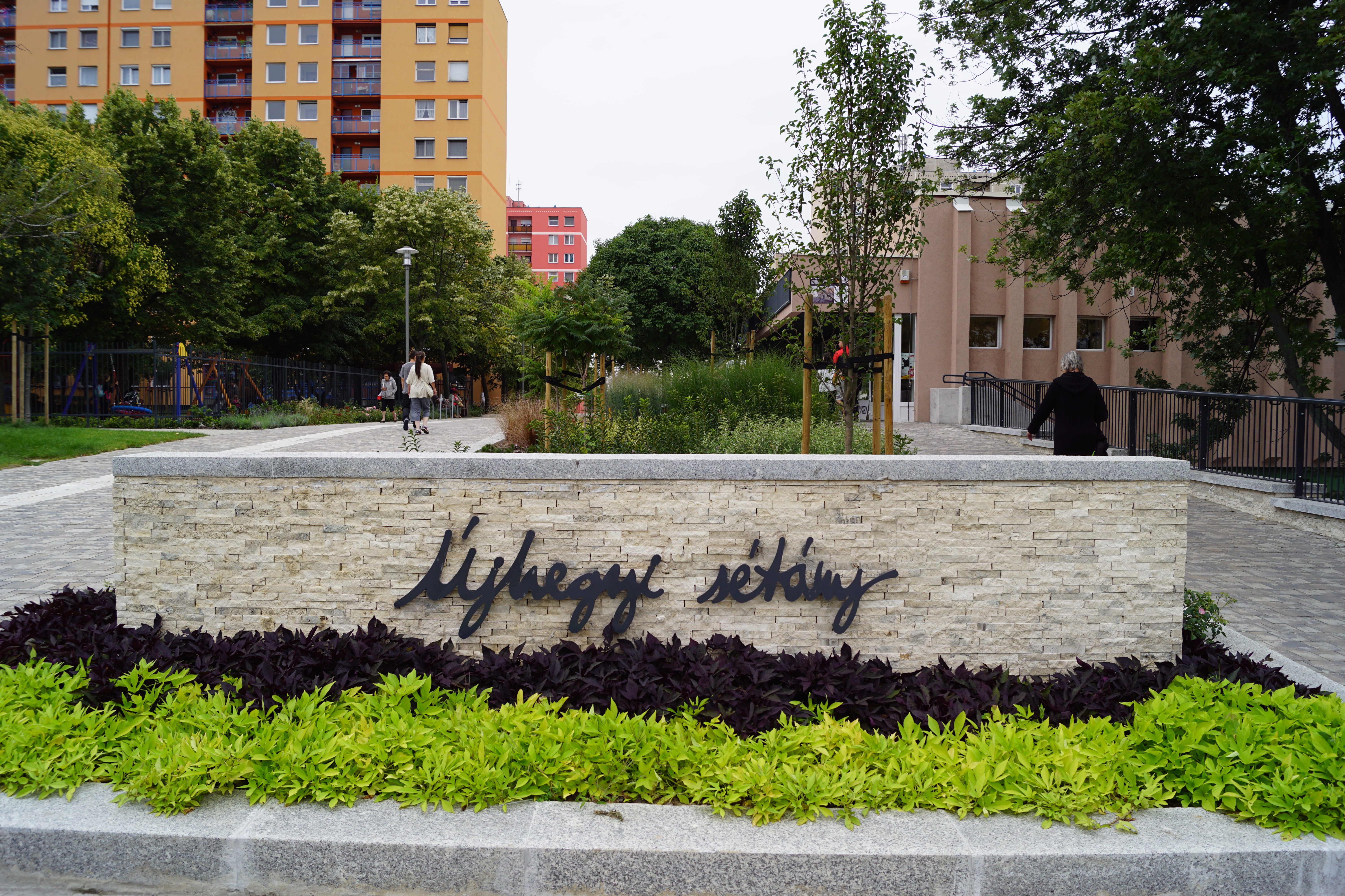 Műfüves pálya karbantartás